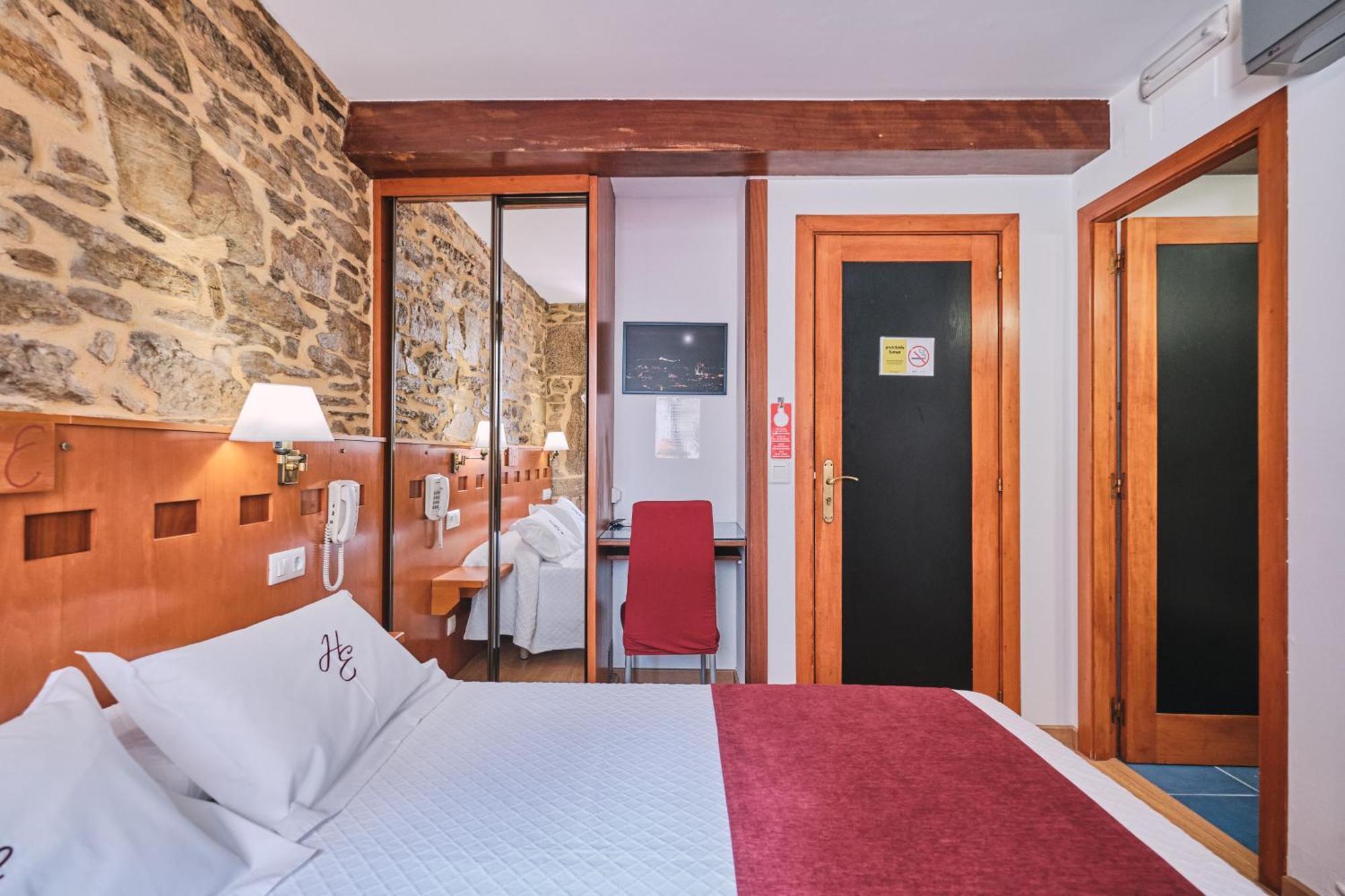 Hotel Entrecercas Santiago de Compostela Exterior photo