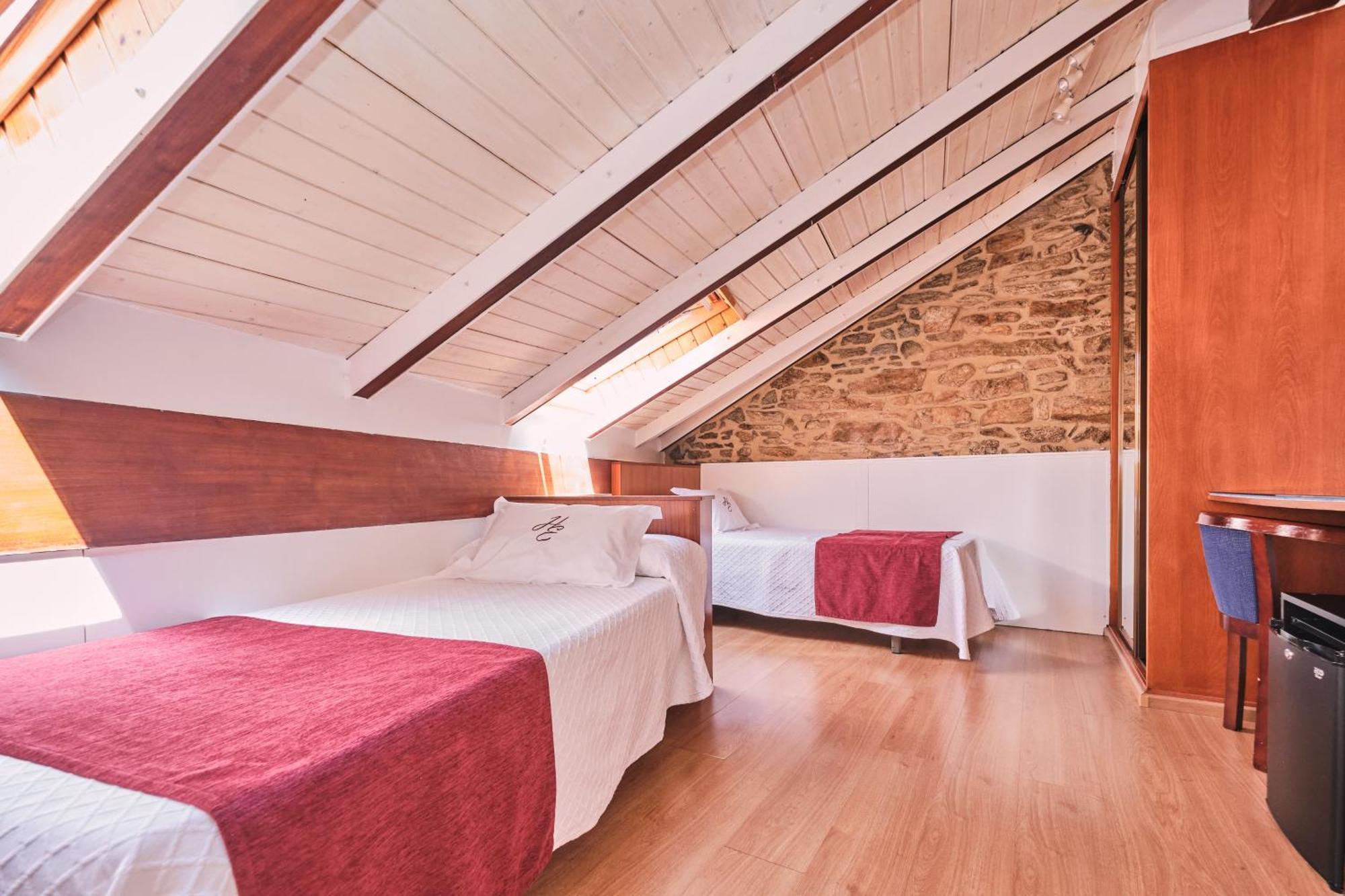 Hotel Entrecercas Santiago de Compostela Exterior photo