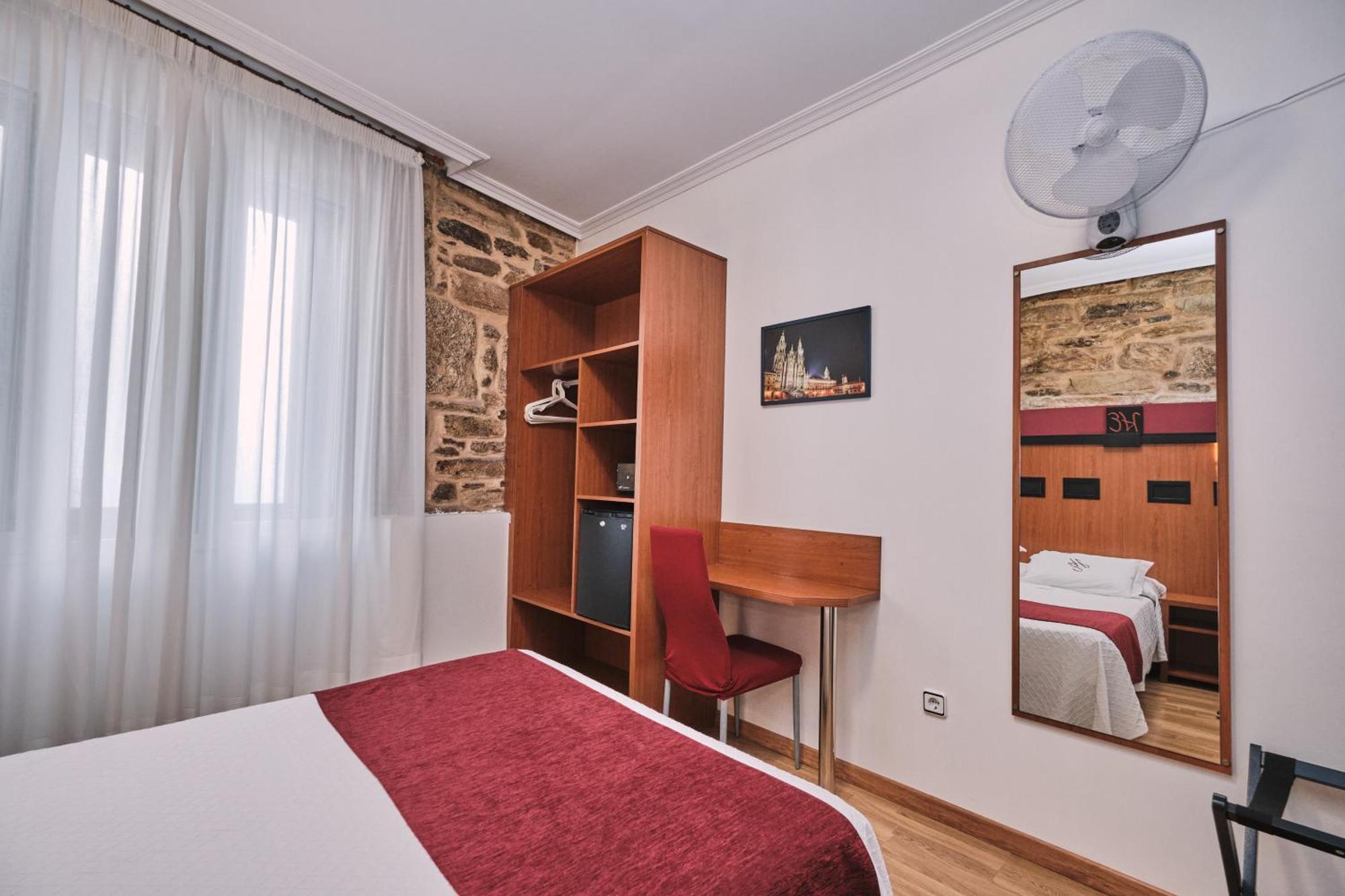 Hotel Entrecercas Santiago de Compostela Exterior photo