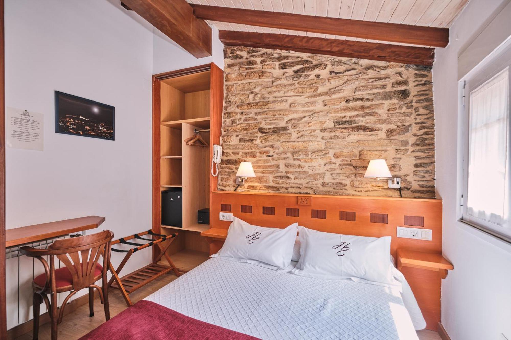Hotel Entrecercas Santiago de Compostela Exterior photo
